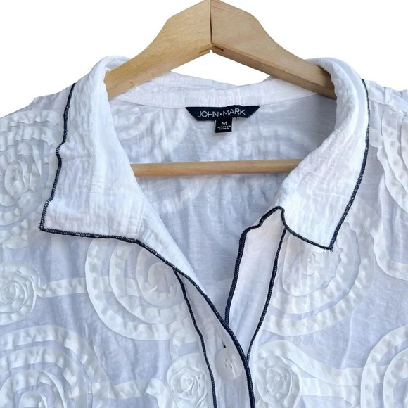 John Mark Top Women’s Size M White Rosette Wired Collar Wearable Artsy Blouse - Picture 3 of 3